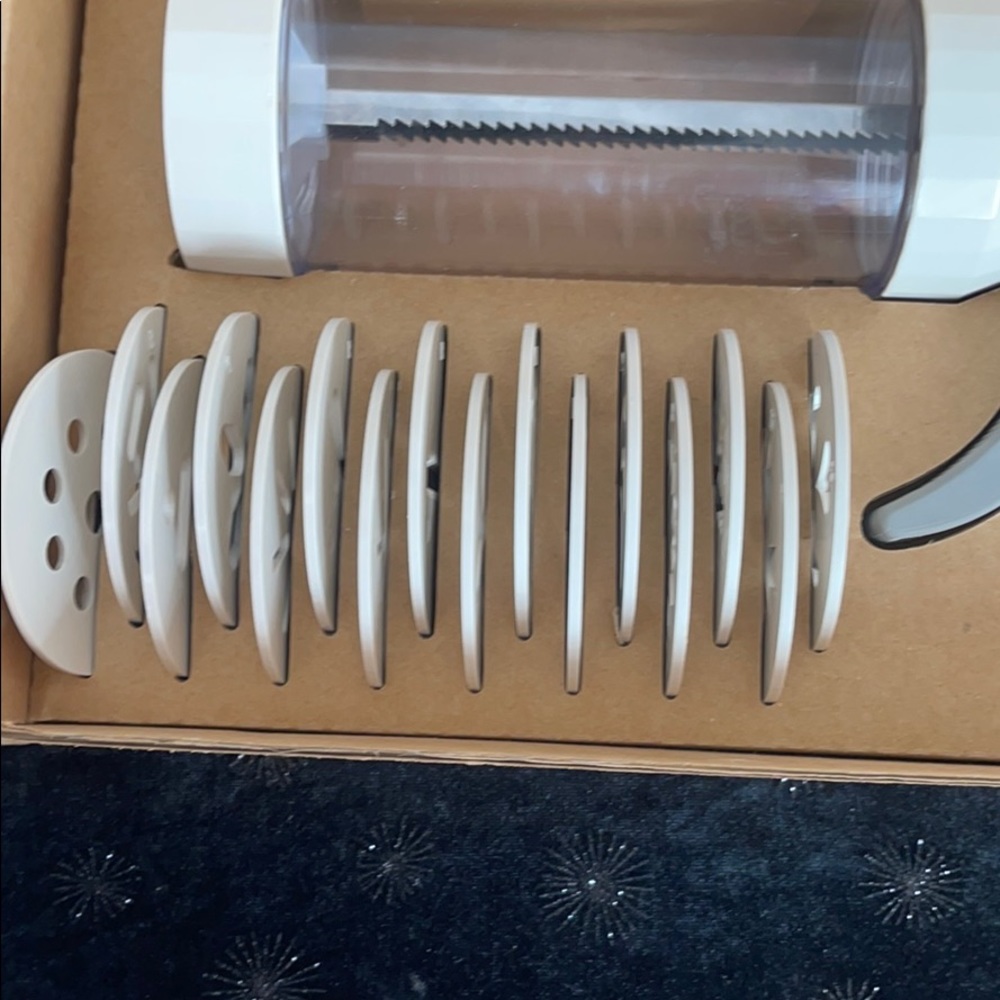 Pampered chef Cookie Press #1525 in box - Picture 8 of 9